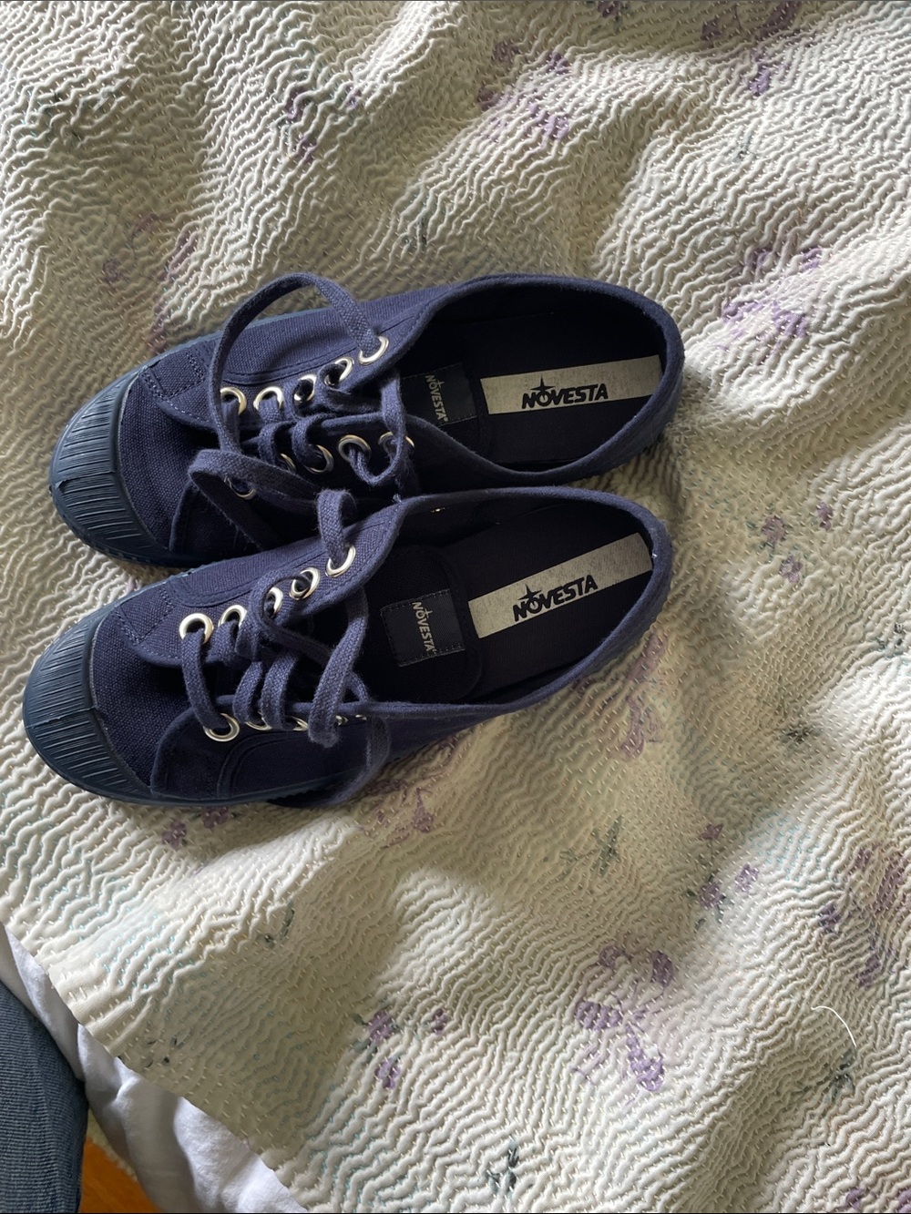 Novesta Women's Navy Canvas Low-Top Sneakers
